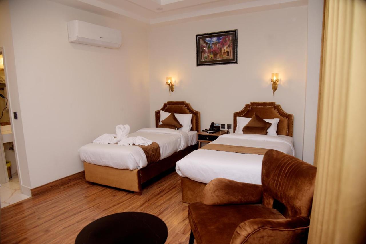 The Rich Hotel & Apartments Lahore Eksteriør billede