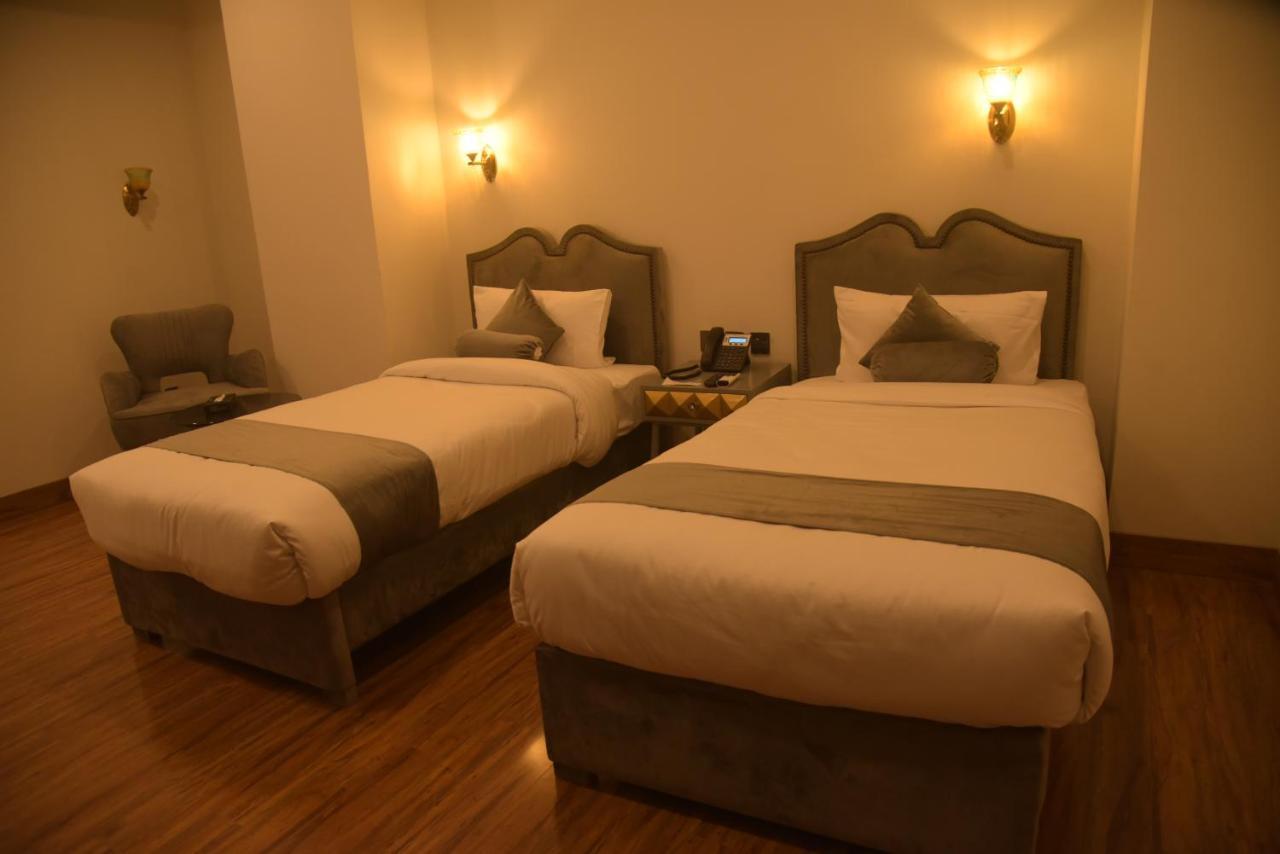 The Rich Hotel & Apartments Lahore Eksteriør billede