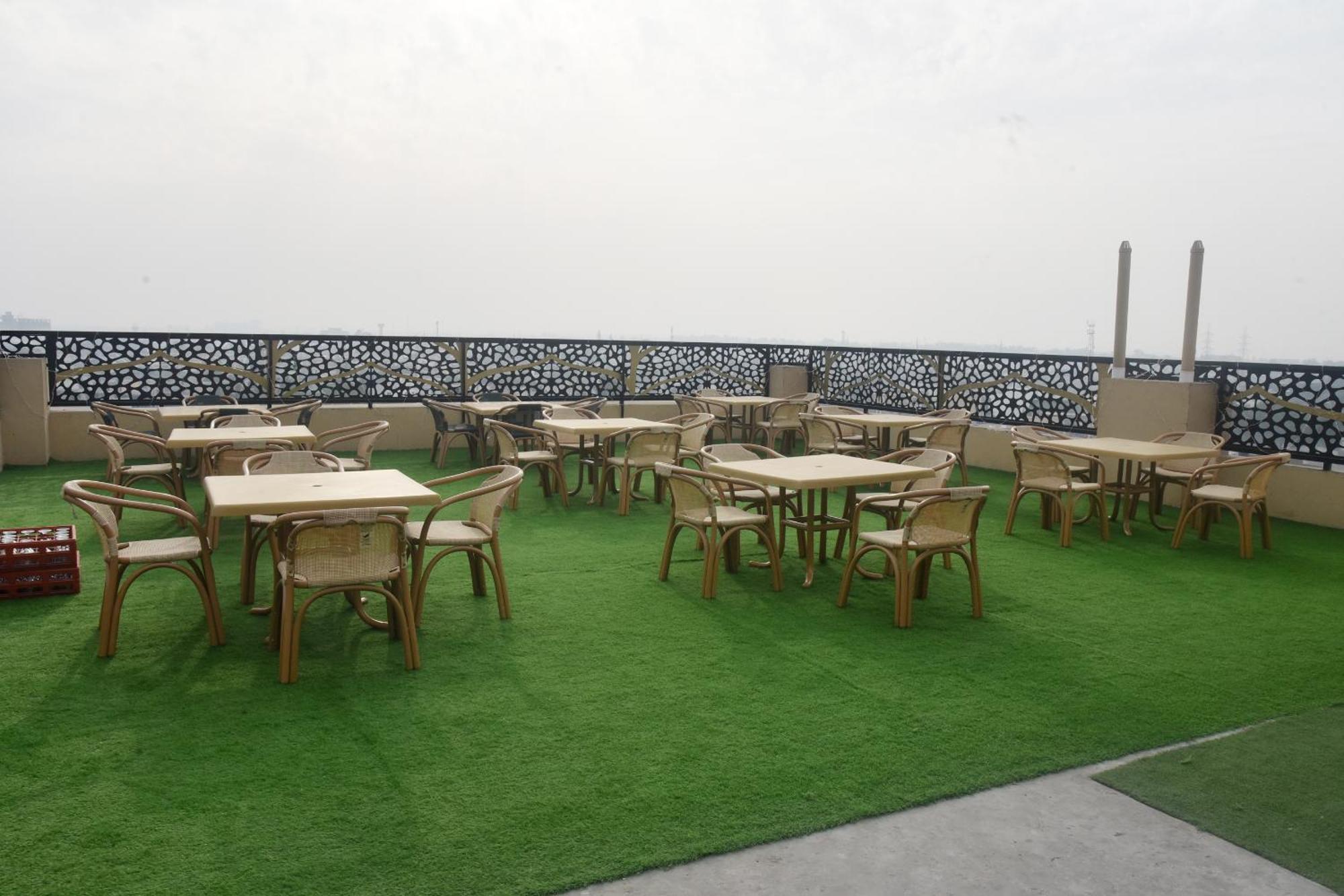 The Rich Hotel & Apartments Lahore Eksteriør billede