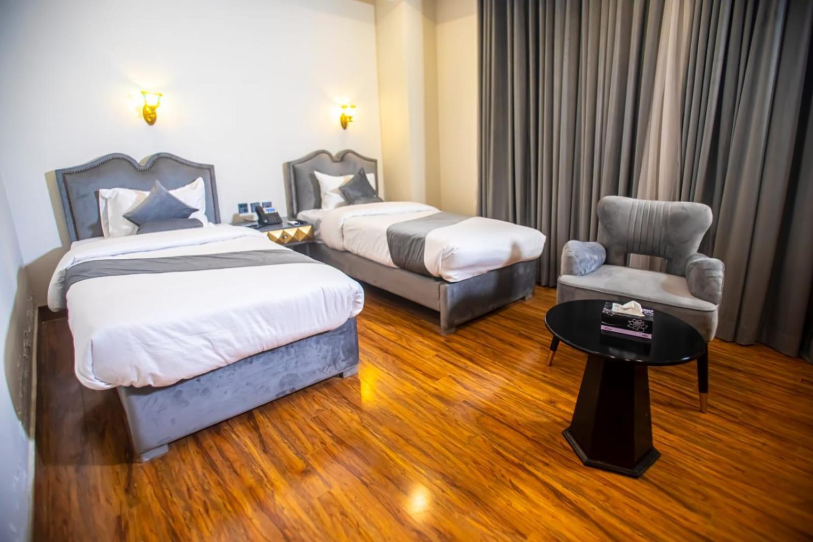 The Rich Hotel & Apartments Lahore Eksteriør billede