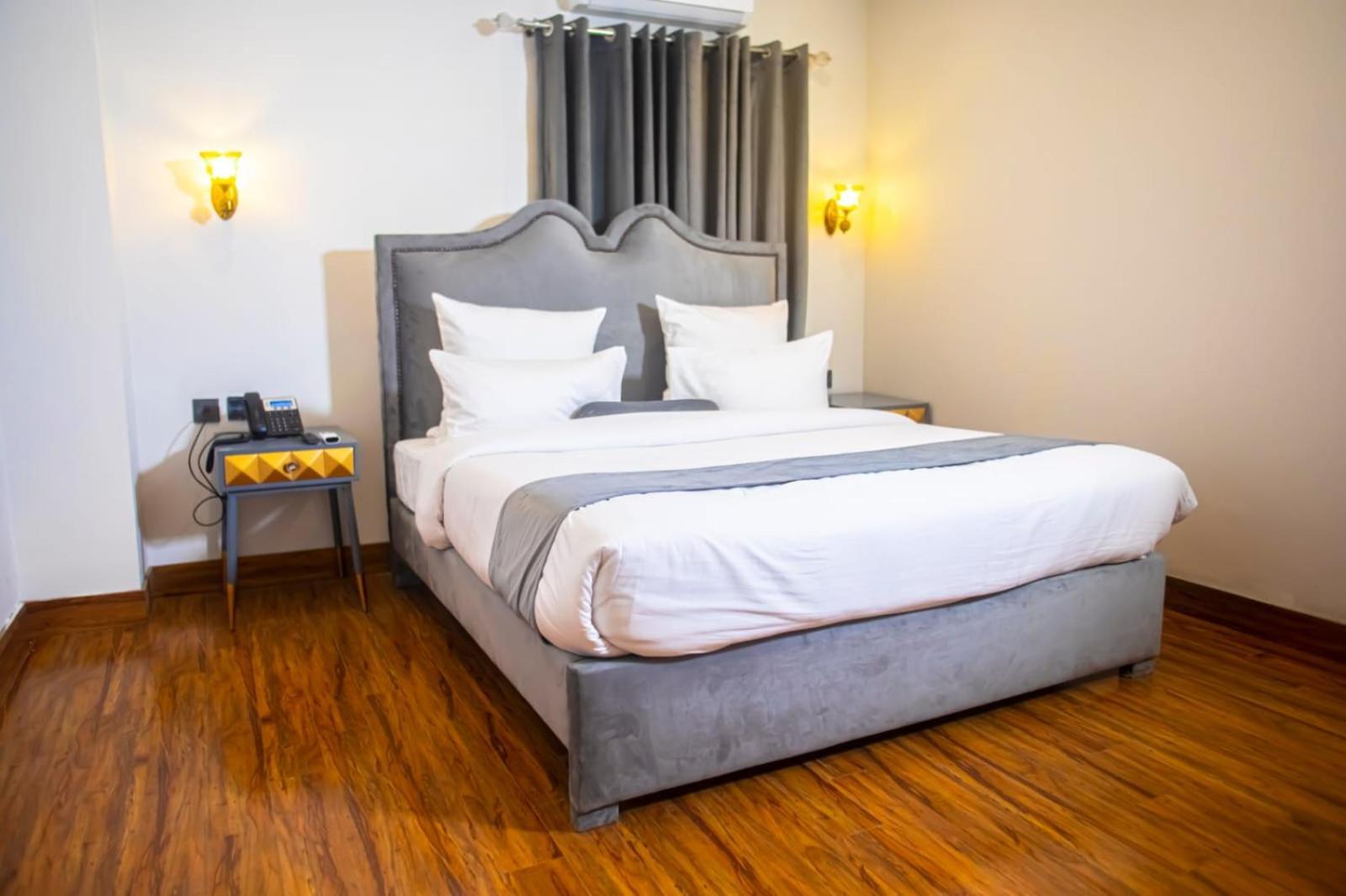 The Rich Hotel & Apartments Lahore Eksteriør billede