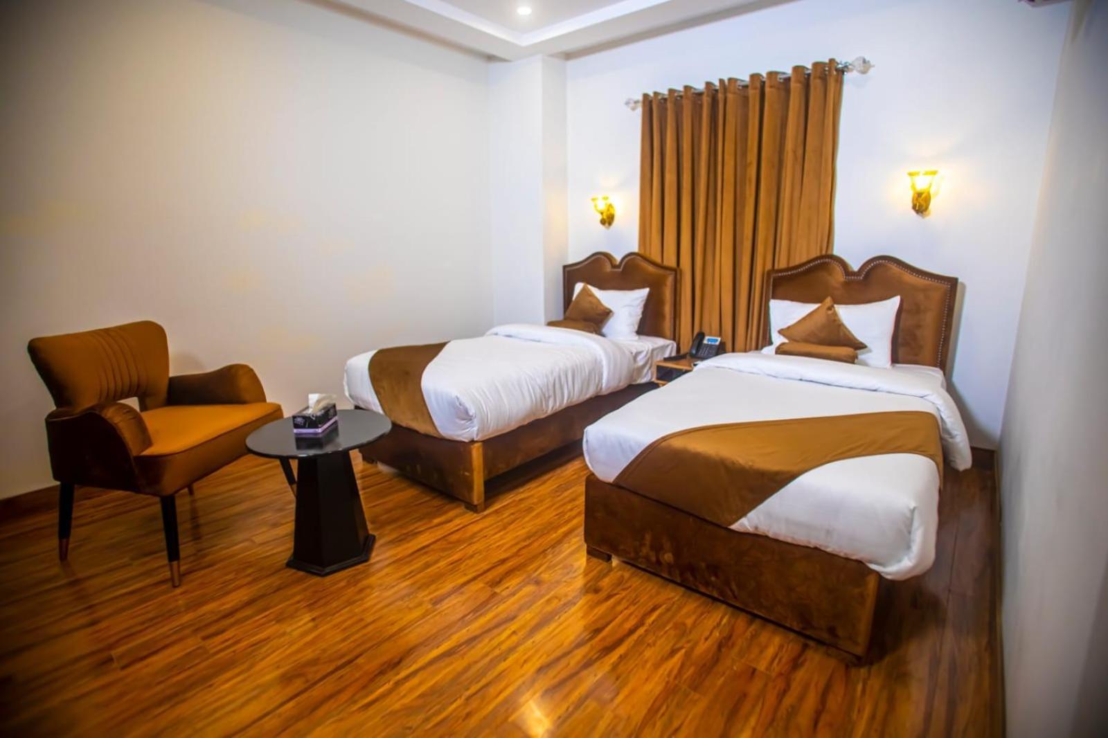 The Rich Hotel & Apartments Lahore Eksteriør billede