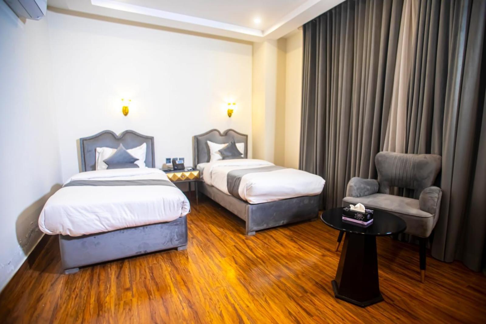 The Rich Hotel & Apartments Lahore Eksteriør billede